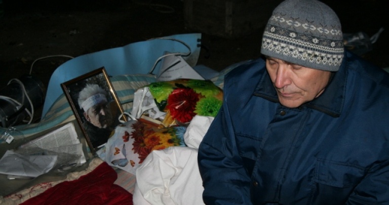 Как в Донецке сносили последнюю палатку голодающих чернобыльцев (ФОТО, ВИДЕО)