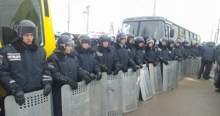Суд запретил акции у резиденции Януковича в Межигорье