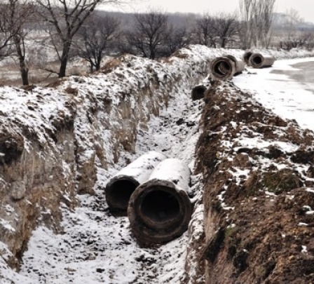 В одном из районов Горловки расхищены трубы технического водовода