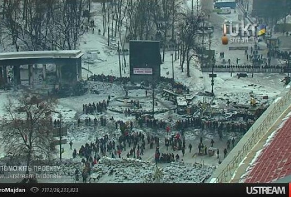 На Майдане находится 1,5 тысячи людей, на Грушевского - 500, в Мариинском - около тысячи