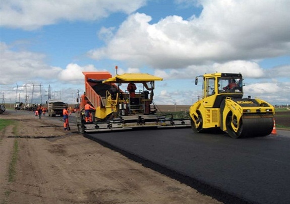Донецкая область на первом месте по суммам потраченым на ремонт дорог в 2013 году