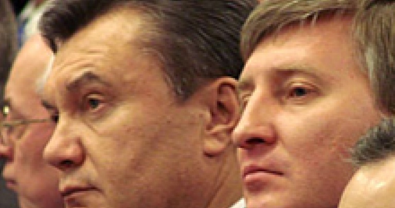 WikiLeaks: Янукович угрожает послу, а Ахметова называют «крестным отцом»