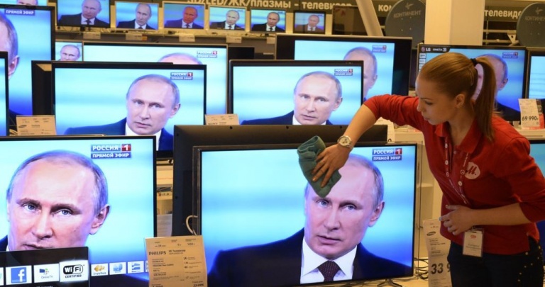 Россия тратится на пропаганду, которой не верят во всем мире, - эксперт ВИДЕО