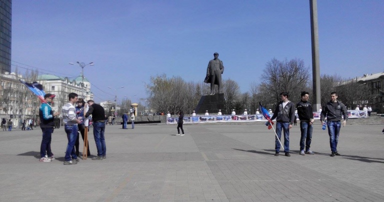 В оккупированном Донецке «ДНР» готовятся праздновать годовщину захвата облгосадминистрации ФОТО