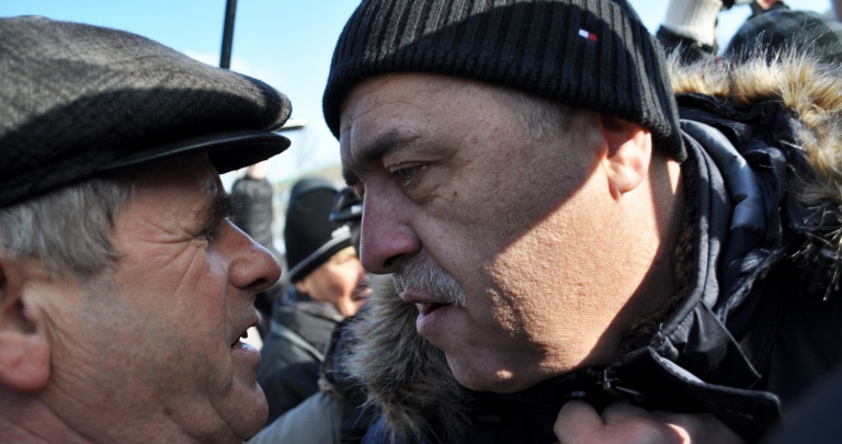 Конфликты и драки на донецком Евромайдане - фото и видео репортаж