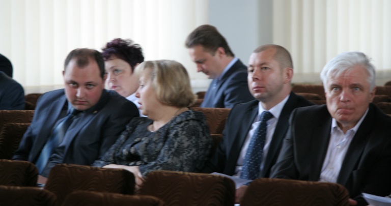 Элитные пенсионеры Донецка работают в органах местного самоуправления ВИДЕО