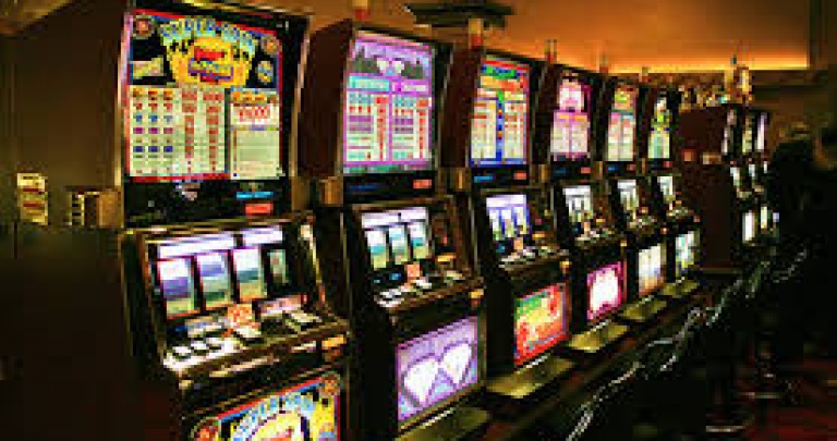 Нелегальные казино в Горловке и телефонные мошенники - обзор блогов