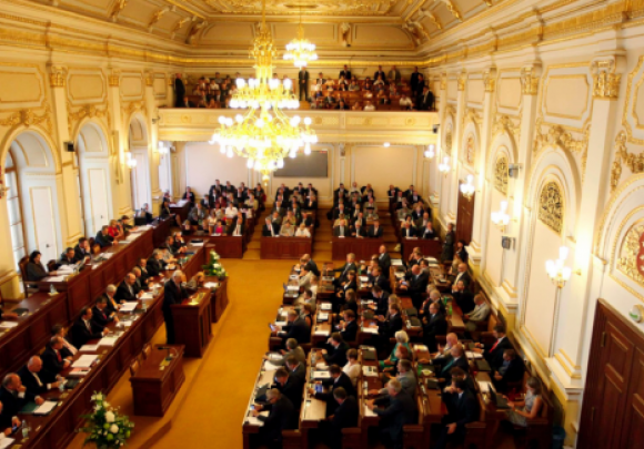 В Чехии самораспустилась Палата депутатов - нижняя палата парламента