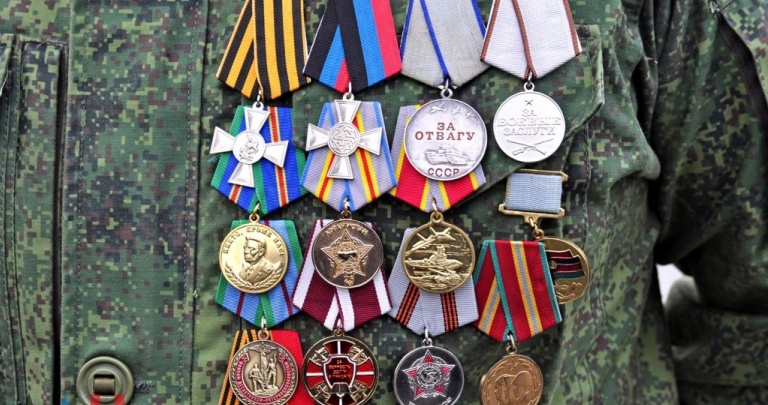 Захарченко получил очередную медаль - «За отвагу и мужество» от афганцев