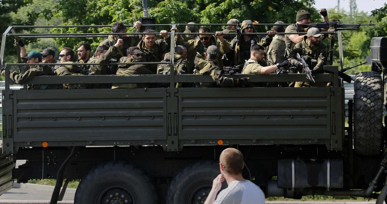 Очевидцы сообщают о проезде колонны с боевиками по улице Панфилова в Донецке