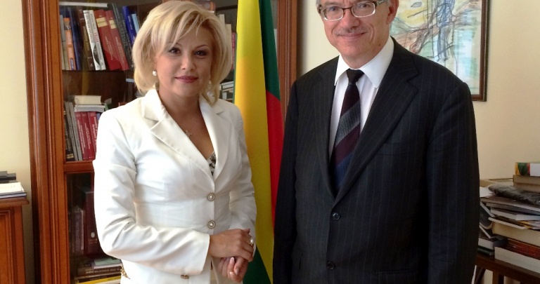 Литва продолжит поставлять нефтепродукты на Восток Украины