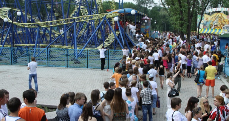 Голоса жителей Донецка: Дончане развлекались за счет олигарха