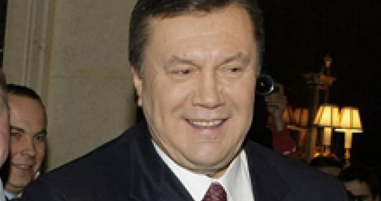 Януковичу закупили авто на 2,4 млн.гривен