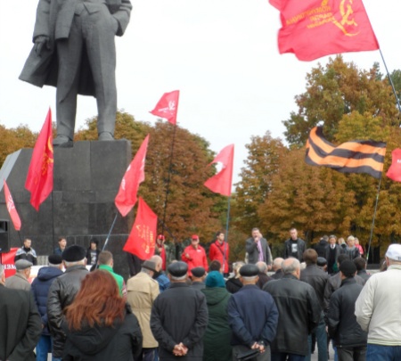 КПУ провела антифашистский митинг в Донецке и Горловке