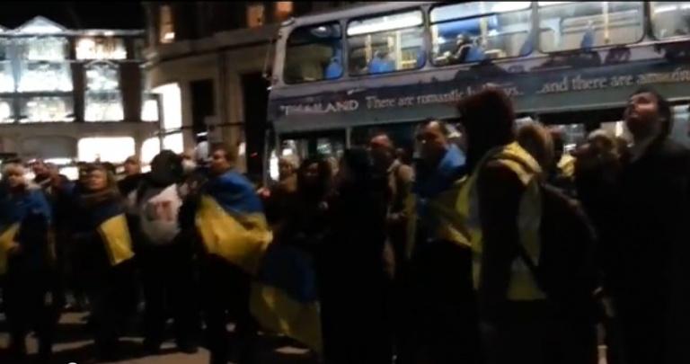 В Лондоне снова пикетировали дом Рината Ахметова