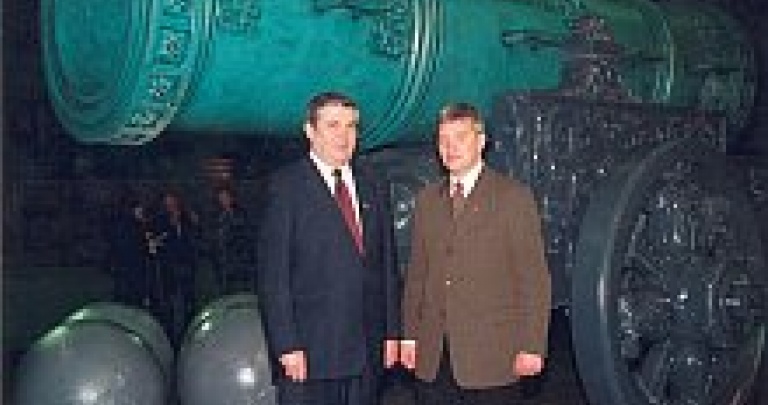 Лукьянченко признал, что Царь-пушка принадлежит фонду Пальма Мерцалова