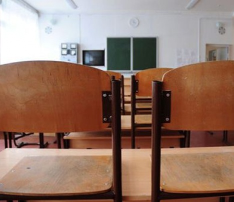 Школы Донецка закрыли из-за мороза и снегопада