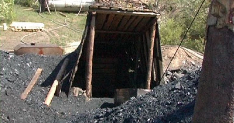 2 человека погибли на нелегальной шахте в Донецкой области