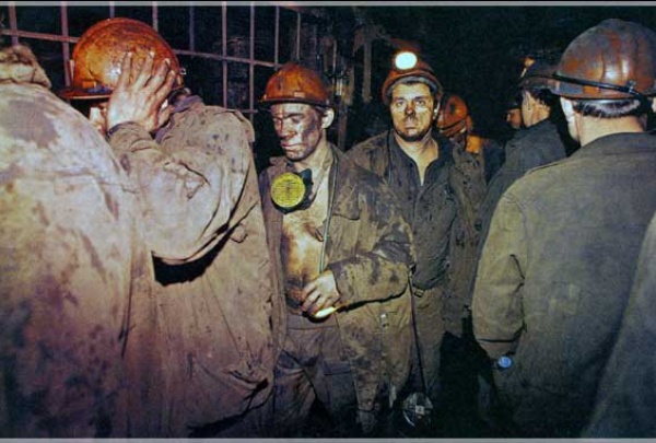 На оккупированной территории Луганской области в обесточенных шахтах оказались 1200 человек