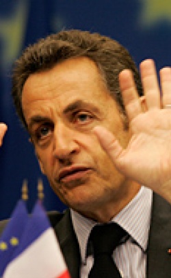 Саркози отказался встречаться с Януковичем