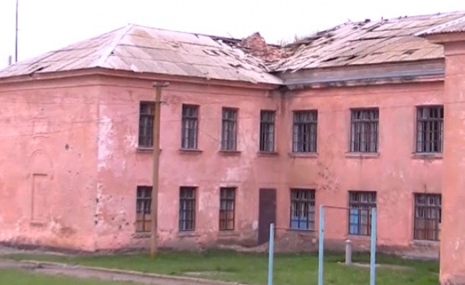 «ДНР» открыла в Саханке школу, восстановленную за стройматериалы МККК