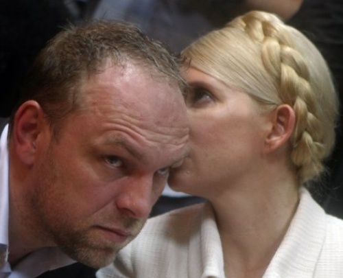 Защитники Тимошенко подали заявление о пересмотре приговора по делу экс-премьера