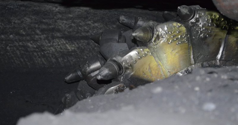 В неработающей шахте в Донецкой области 3 человека отравились рудничным газом