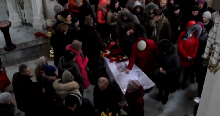 Сегодня в Мариуполе прощаются с погибшими во время теракта 24 января