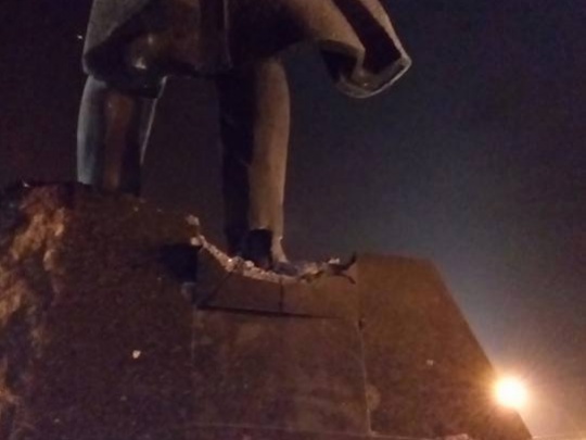 Группировка «ДНР» собирается восстановить поврежденный памятник Ленину в Донецке