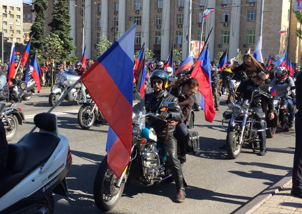 «ДНР» празднует «независимость»: парад, выставки имени Захарченко и дружба с Южной Осетией