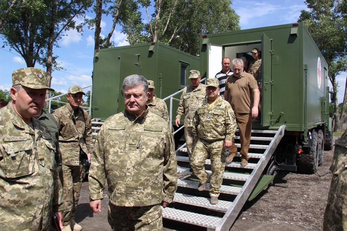 Гибридное военное положение для Донбасса. Реально ли?