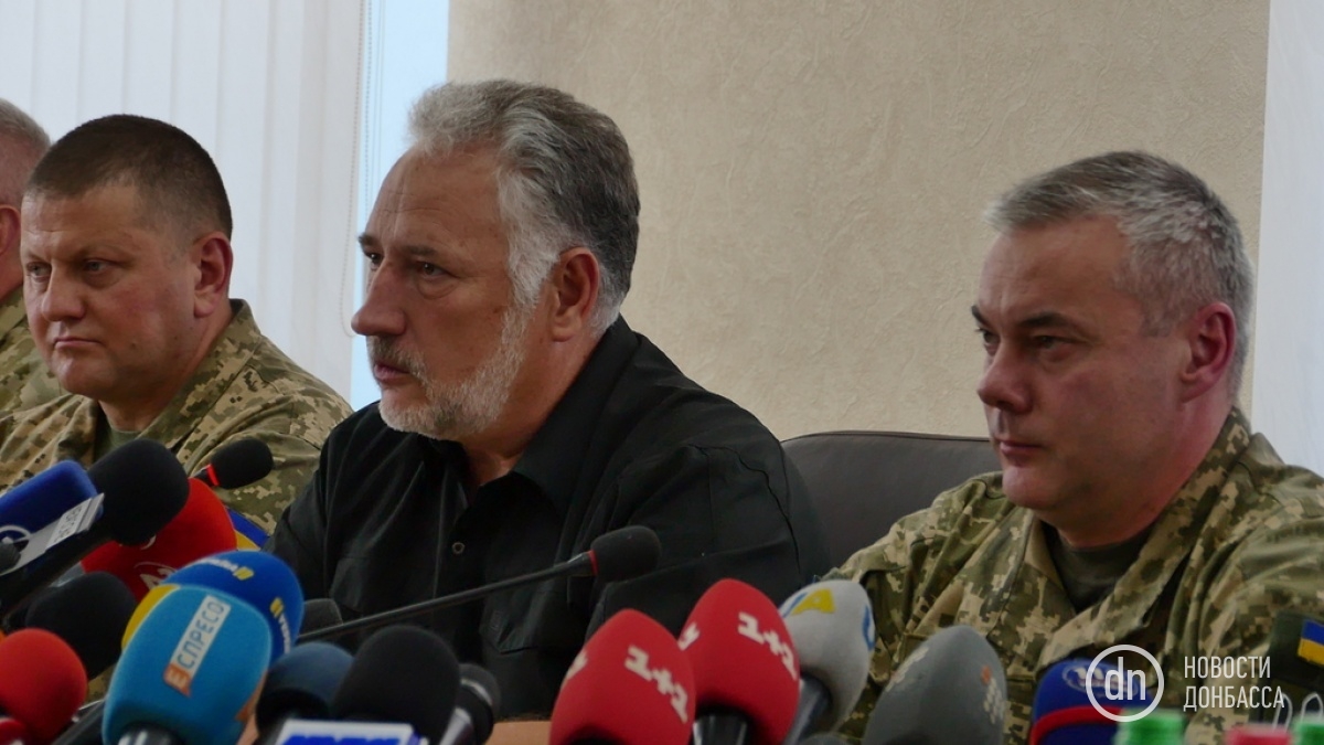 С взаимопроникновением: что обещает Донбассу операция объединенных сил