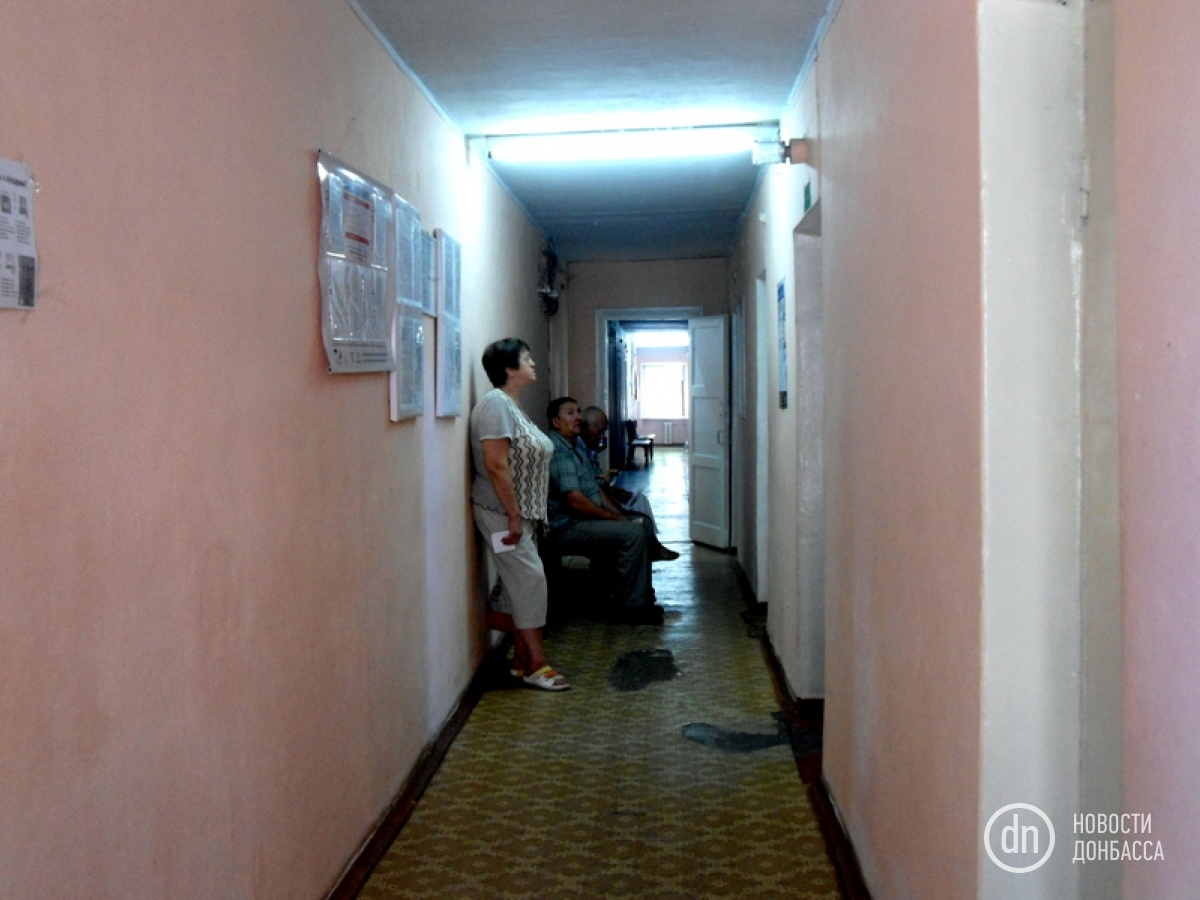 Почему жители Мариуполя не спешат подписывать декларацию с врачом