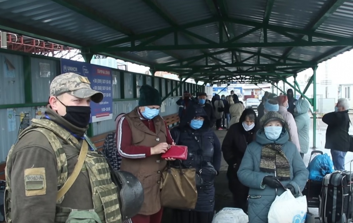 На Донбассе люди просят открыть пункты пропуска. Какими должны быть КПВВ в условиях пандемии? 
