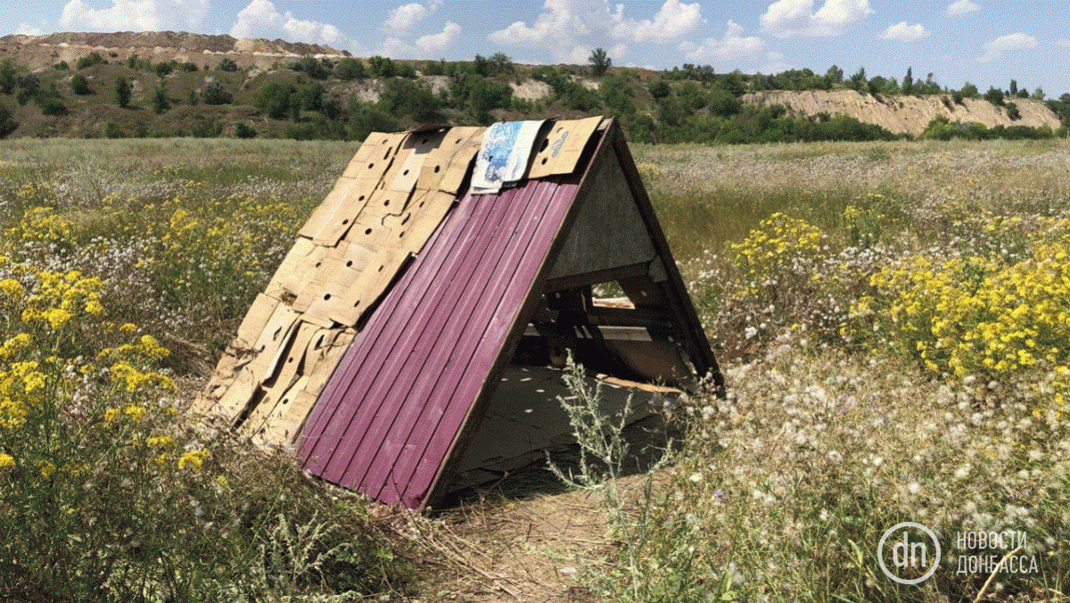 Ад в шалаше: под Донецком люди неделями живут в полях, потому что «ДНР» не пускает их домой