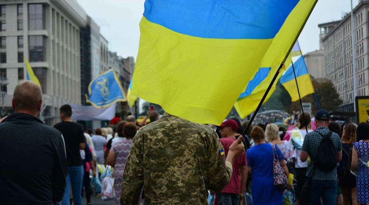 От реинтеграции до изоляции. Как разделились мнения украинцев по Донбассу