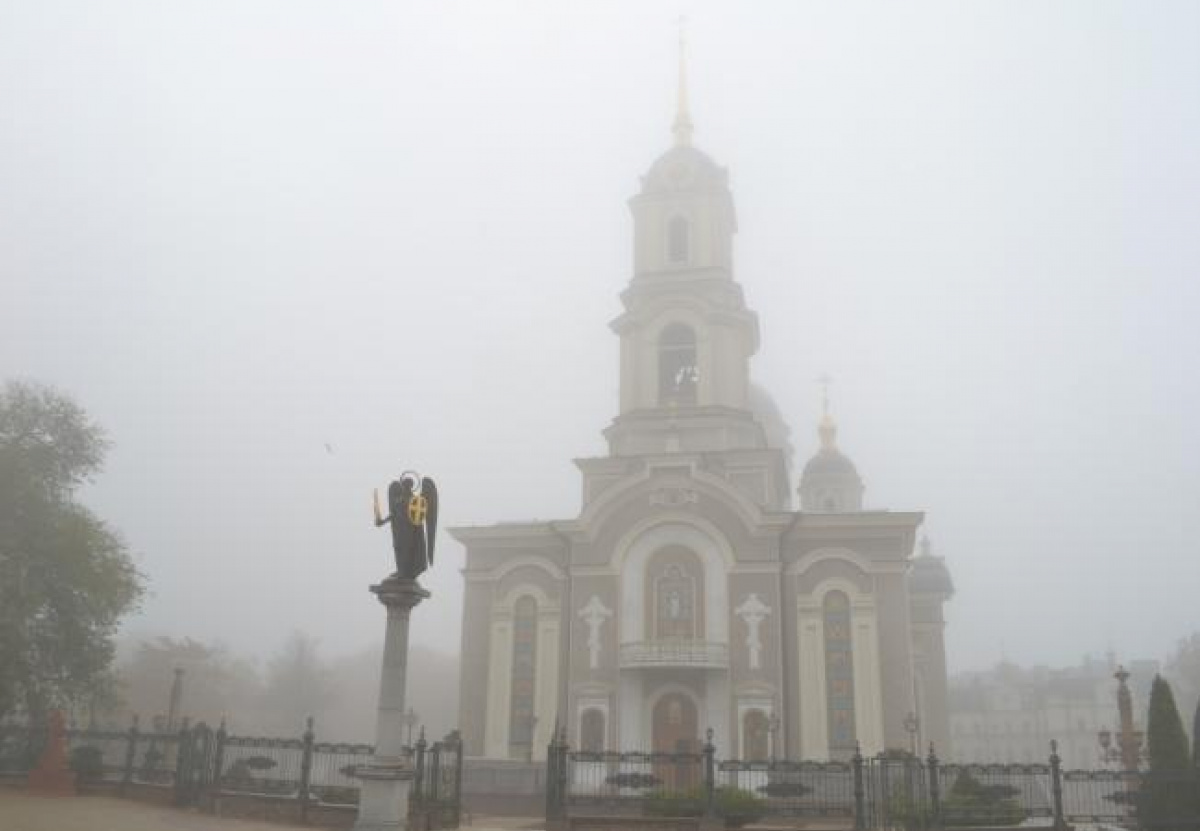 Религия на линии фронта. Истории тех, кто остался молиться в Донецке и тех, кто выехал
