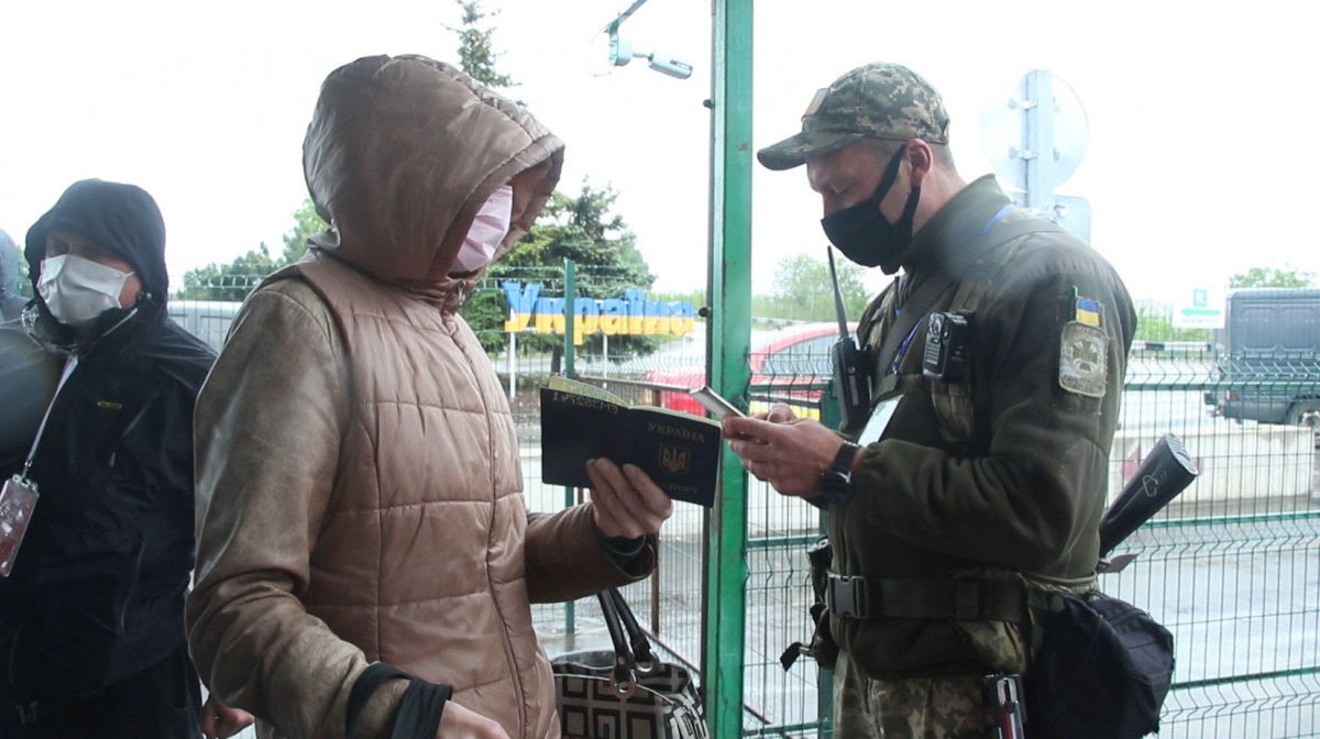 Законы для переселенцев и жителей ОРДЛО, которые Верховной Раде стоит принять в 2022 году. Фото: Новости Донбасса