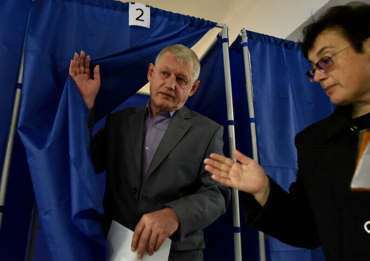 «Референдум» у Донецьку. Фото: «ДАН»