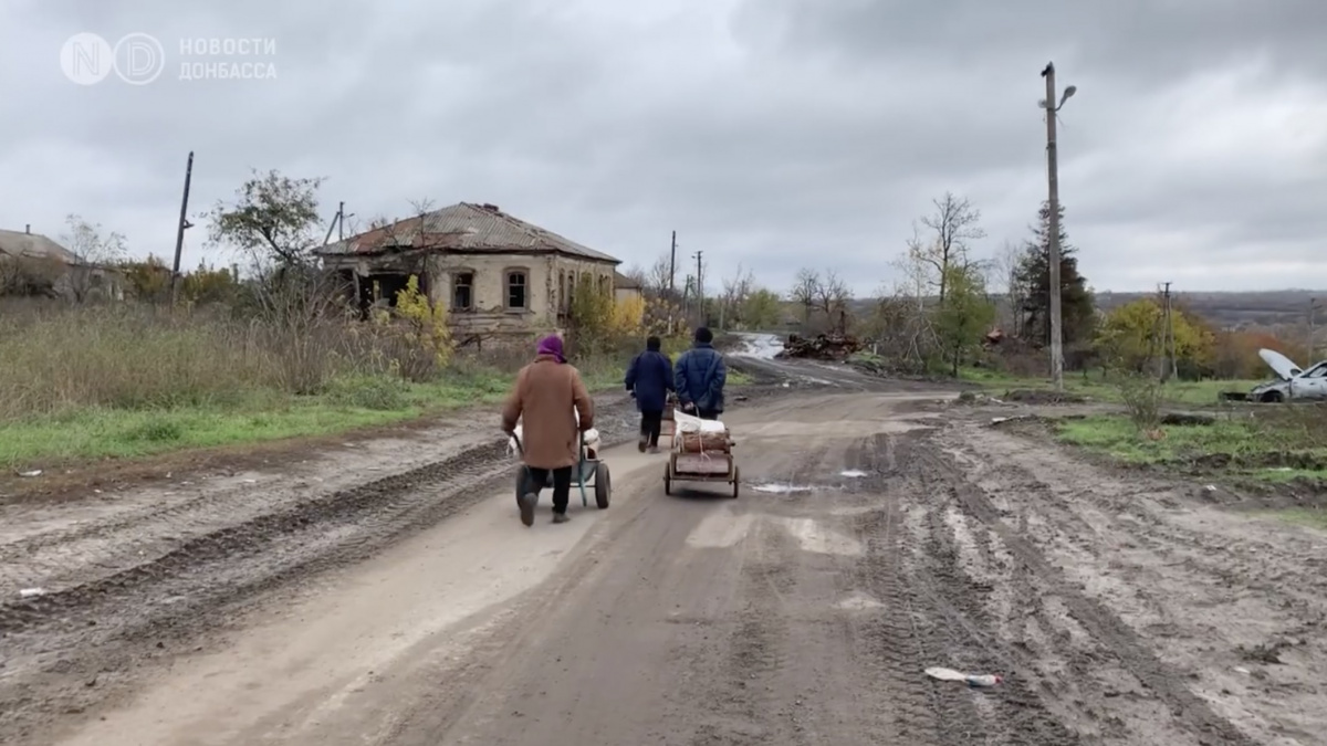Жителі села Шандриголове, Донецька область. Фото: Новини Донбасу