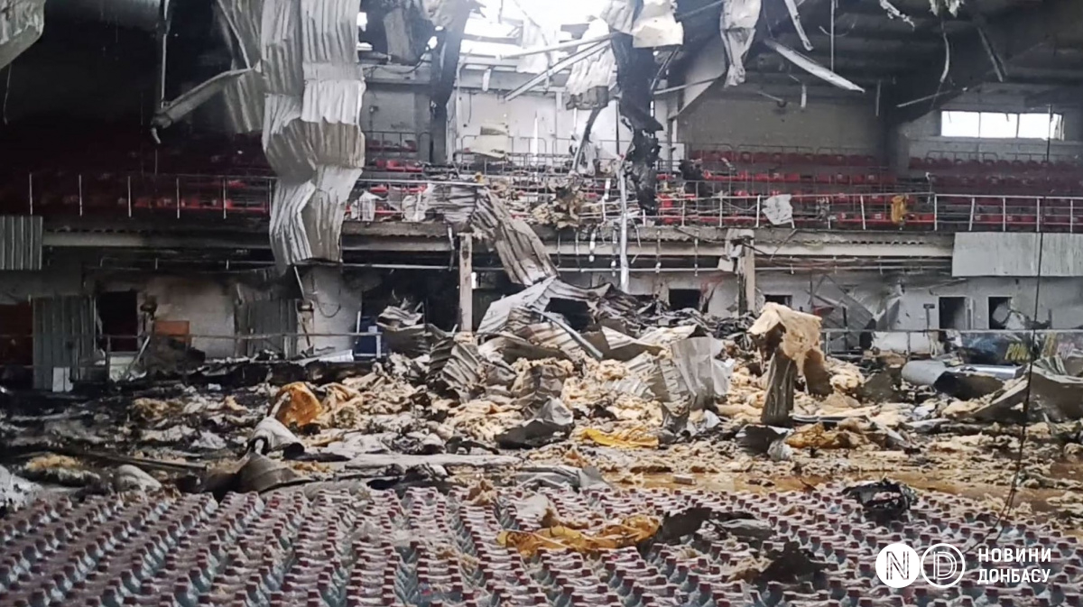 Ледовая арена «Альтаир» в Дружковке после удара. Фото: Новости Донбасса