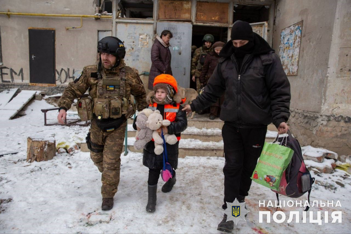 Эвакуация детей в Донецкой области. Фото: Национальная полиция Украины