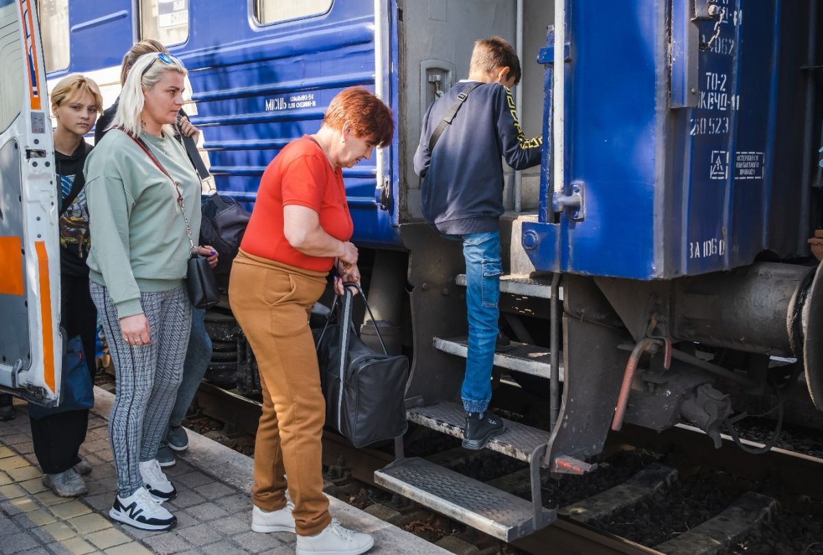 В Україні може зникнути міністерство, яке займається питаннями переселенців і мешканців окупації. Фото: ДСНС