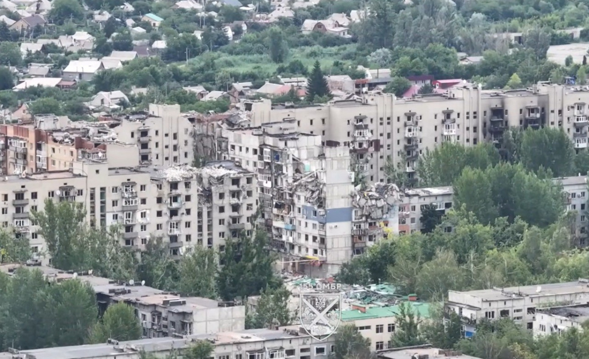 Последствия обстрелов Покровска российскими войсками. Фото: 155 ОМБр