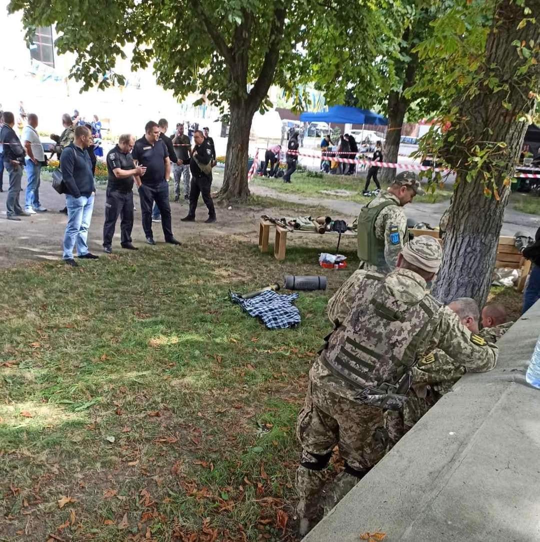 Взрыв в Чернигове на выставке боеприпасов: Травмированы восемь человек, в  том числе четверо детей - 03 сентября 2022 :: Новости Донбасса