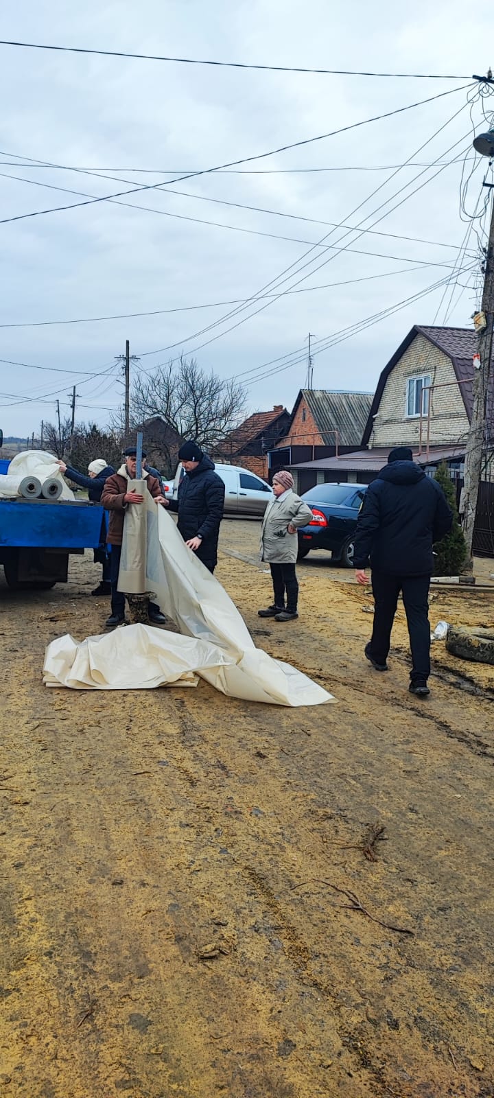 В Константиновке людям выдали стройматериалы для ремонта домов,  пострадавших от взрывов - 24 декабря 2022 :: Новости Донбасса