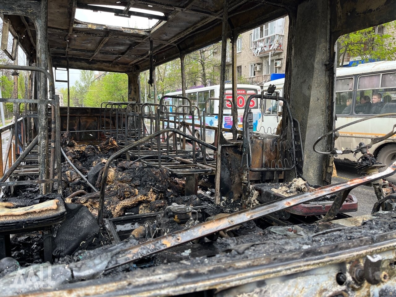 В центре Донецка после обстрела горел автобус, 7 жертв, в том числе ребенок.  Еще 19 человек ранены - 28 апреля 2023 :: Новости Донбасса