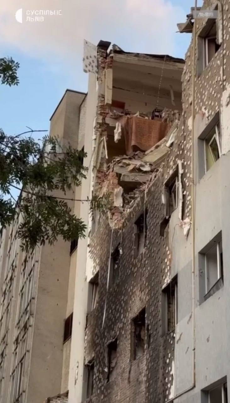 Последствия удара по Львову. Фото: «Суспільне Львів»