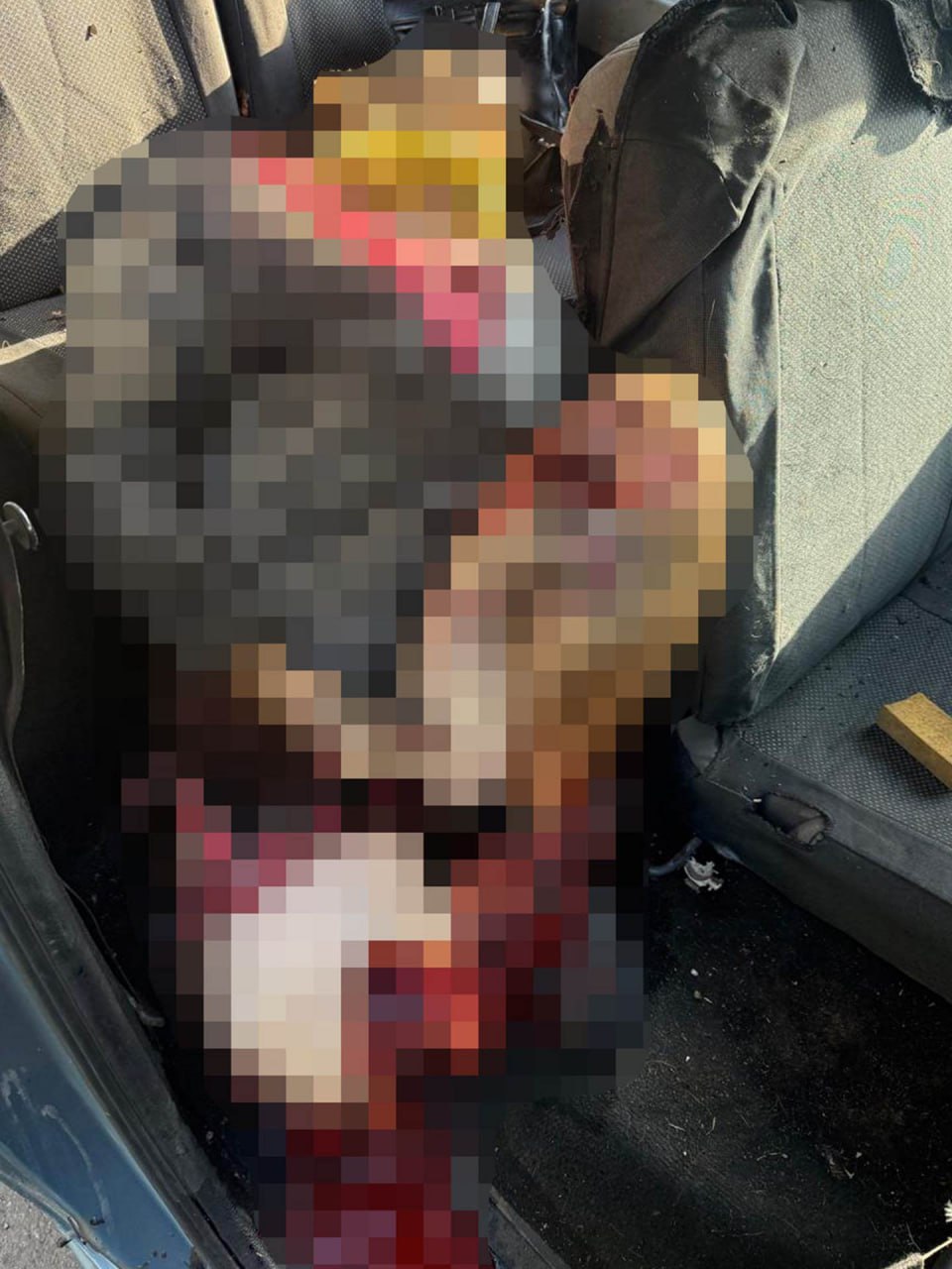 Российский дрон атаковал гражданскую машину под Славянском. Фото: Донецкая прокуратура