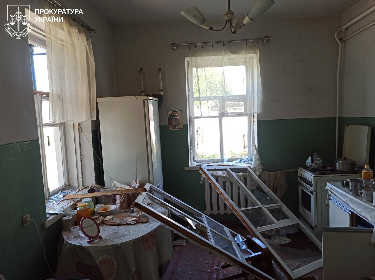 Внаслідок атаки РФ по Харківщині пошкоджено будинки. Фото: Прокуратура України